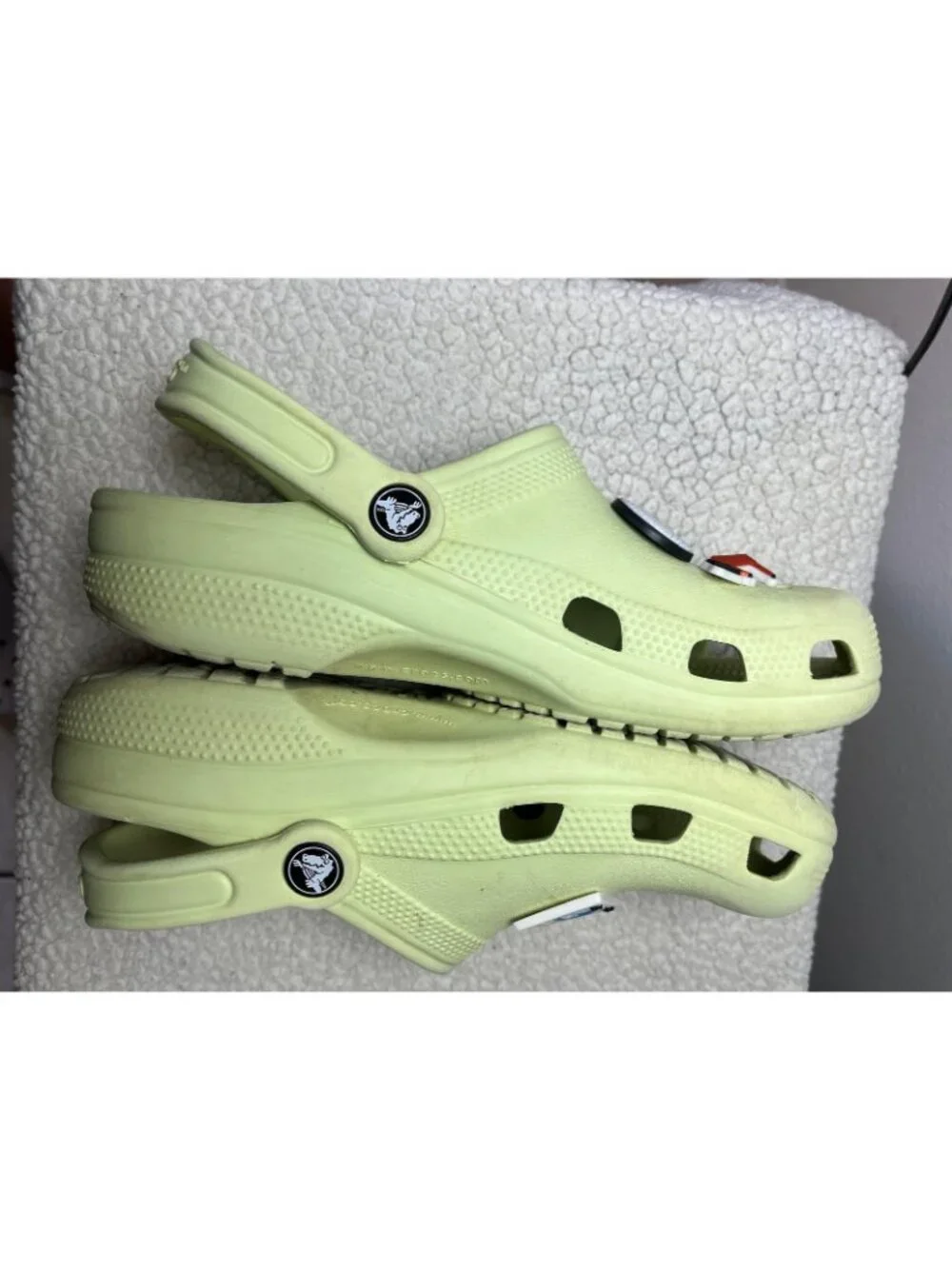 Crocs Unisex Green Classic Slip-On Clogs Size Men's 5 Women's 7